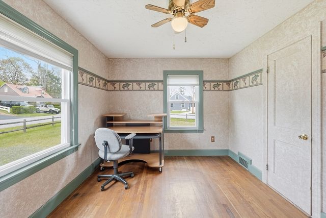 3 Inwood Rd, Auburn, MA 01501