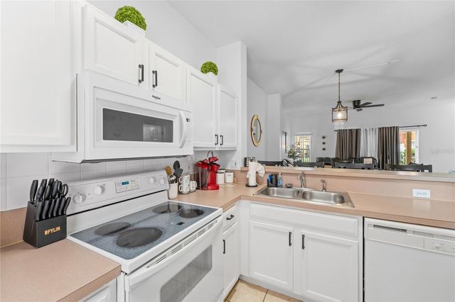 1118 PARK RIDGE CIRCLE, Kissimmee, FL 34746