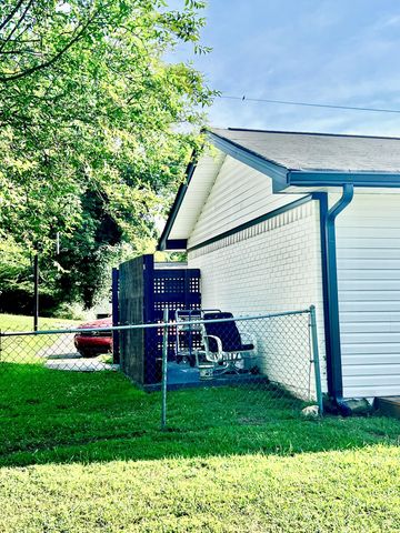 450 Shannon Drive, Hixson, TN 37343