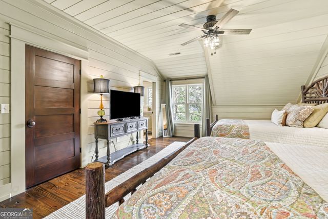 3914 Brandon Mill Road, Lakemont, GA 30552