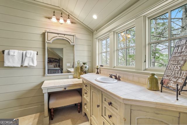 3914 Brandon Mill Road, Lakemont, GA 30552