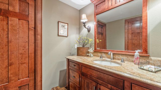 146 Country Club Drive, Nevada, MO 64772