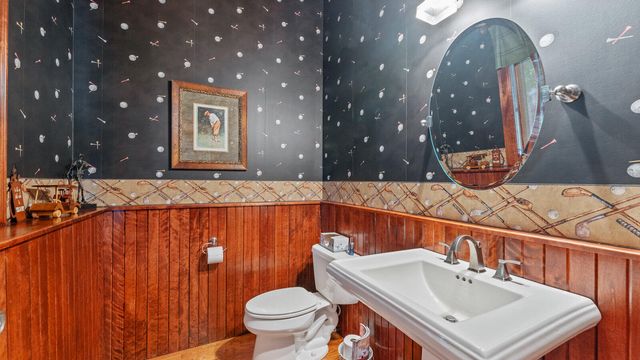 146 Country Club Drive, Nevada, MO 64772