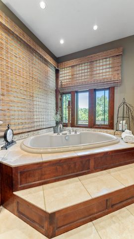 146 Country Club Drive, Nevada, MO 64772