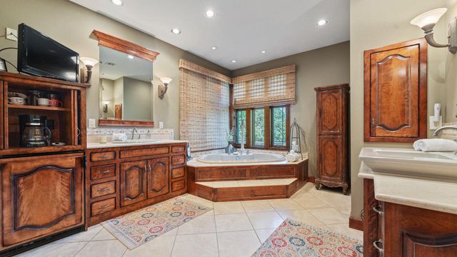 146 Country Club Drive, Nevada, MO 64772