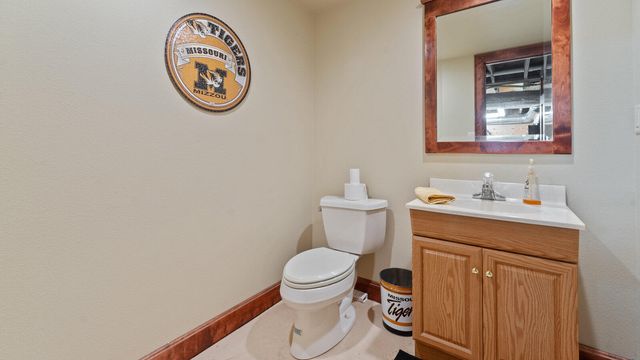 146 Country Club Drive, Nevada, MO 64772