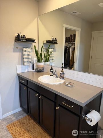 18795 108th Avenue E, Puyallup, WA 98374