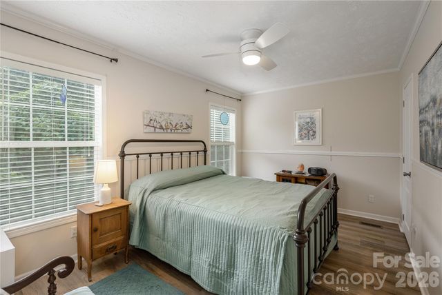 32 Beechwood Lakes Drive, Hendersonville, NC 28792