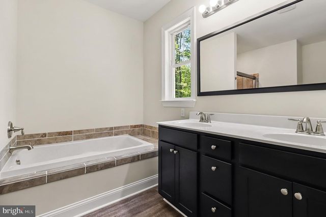 544 NOAHS LANDING DR, Bumpass, VA 23024