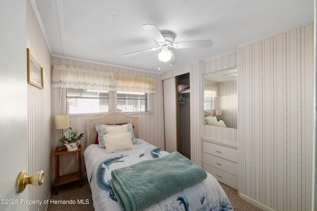 1027 Vermont Avenue, Lady Lake, FL 32159