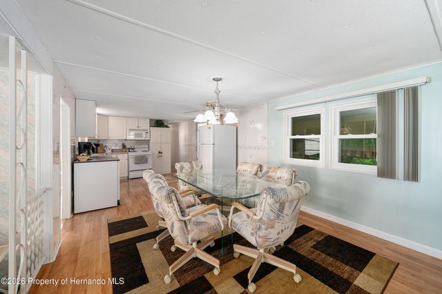 1027 Vermont Avenue, Lady Lake, FL 32159