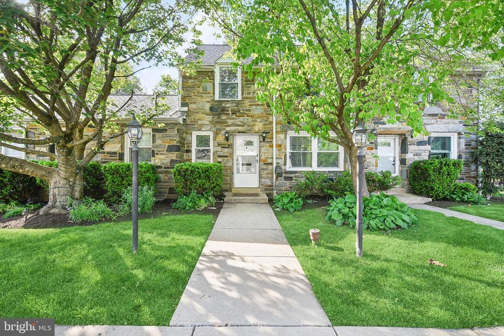 212 E WOODLAND AVE, Springfield, PA 19064