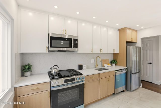 1599 Woodcrest Drive, Toms River, NJ 08753