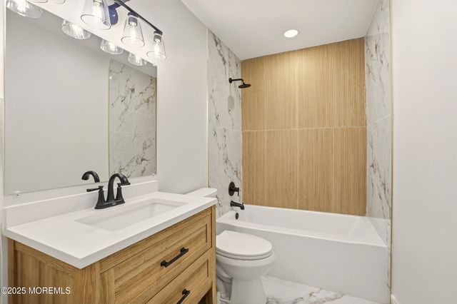 1599 Woodcrest Drive, Toms River, NJ 08753