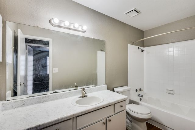 1122 Millview Drive 701, Arlington, TX 76012