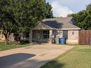 274 S St Augustine Drive, Dallas, TX 75217