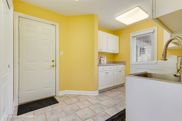 21242 GEORGETOWN Road, Frankfort, IL 60423