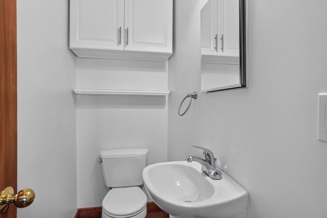 9 Ash St 1, Belmont, MA 02478
