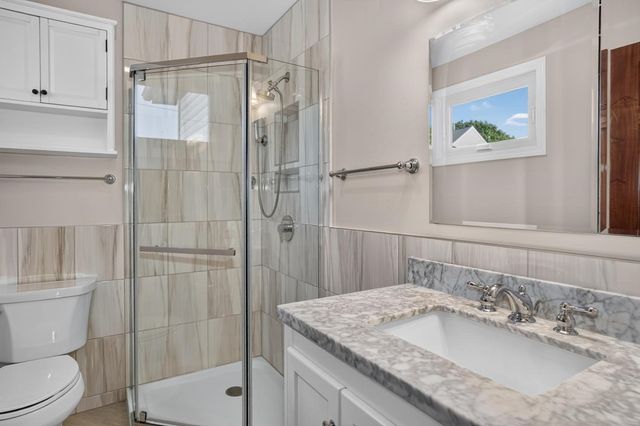 9 Ash St 1, Belmont, MA 02478