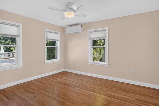 9 Ash St 1, Belmont, MA 02478