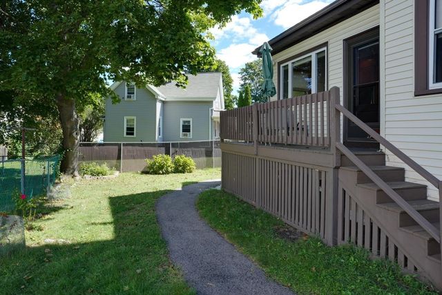 9 Ash St 1, Belmont, MA 02478