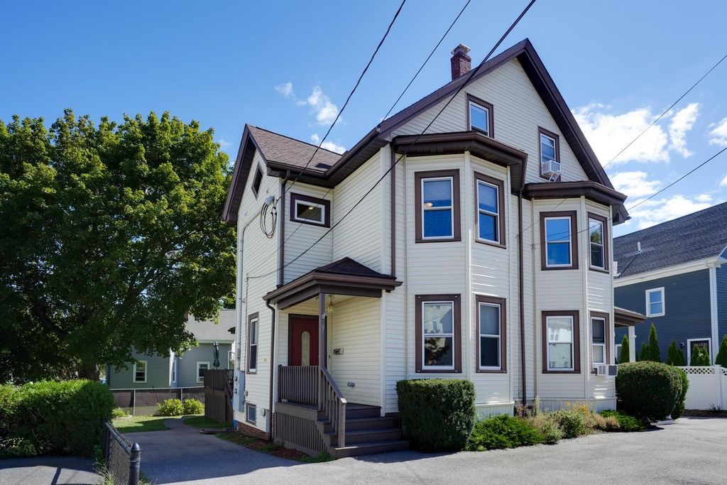 9 Ash St 1, Belmont, MA 02478