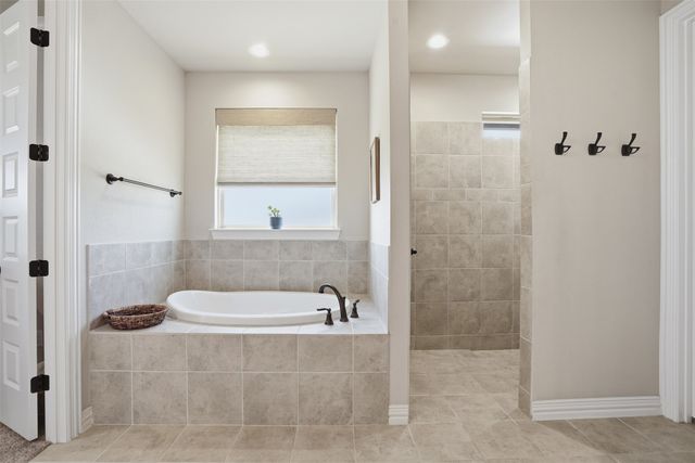 401 Venadito Drive, Godley, TX 76044
