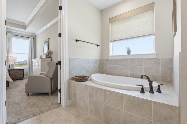 401 Venadito Drive, Godley, TX 76044