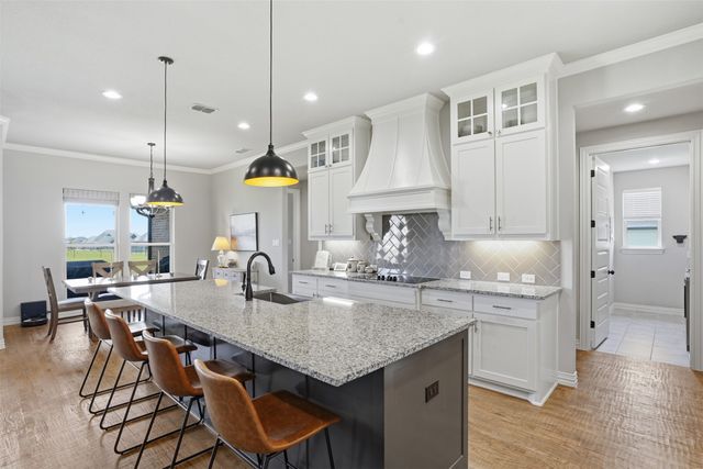 401 Venadito Drive, Godley, TX 76044