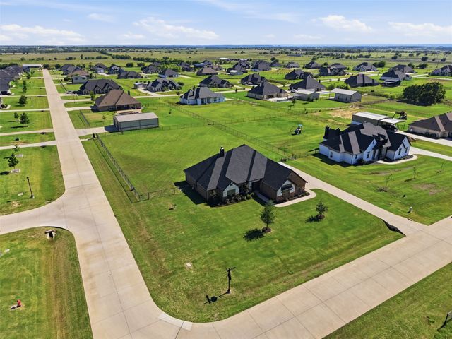 401 Venadito Drive, Godley, TX 76044