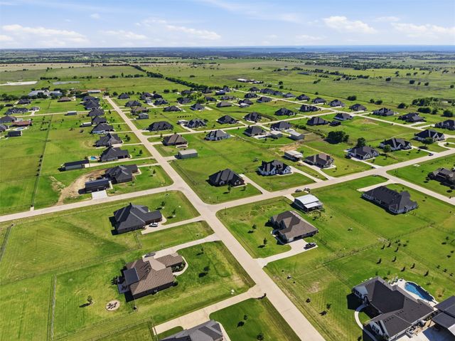 401 Venadito Drive, Godley, TX 76044
