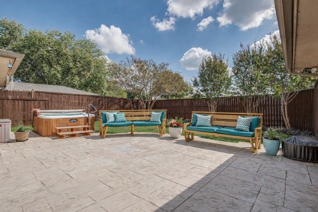 1028 Rosewood, Desoto, TX 75115