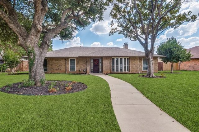 1028 Rosewood, Desoto, TX 75115