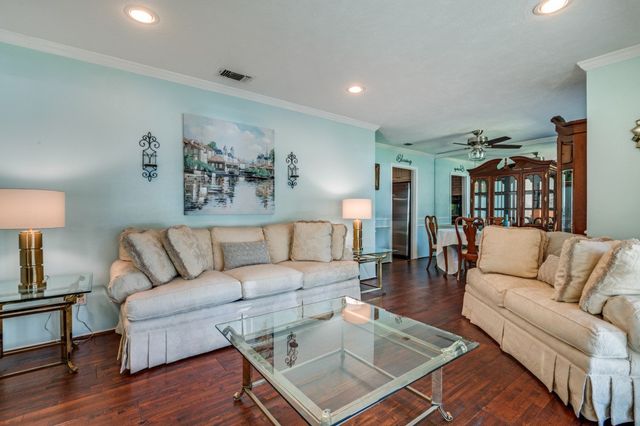 1028 Rosewood, Desoto, TX 75115