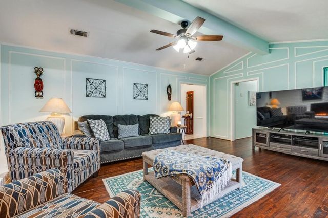 1028 Rosewood, Desoto, TX 75115