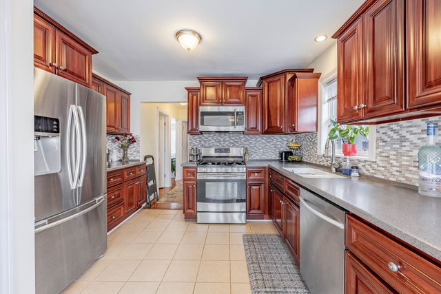 3636 N Nora Avenue, Chicago, IL 60634