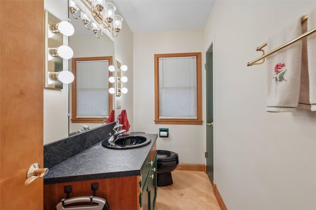 4105 Amick Avenue, Des Moines, IA 50310