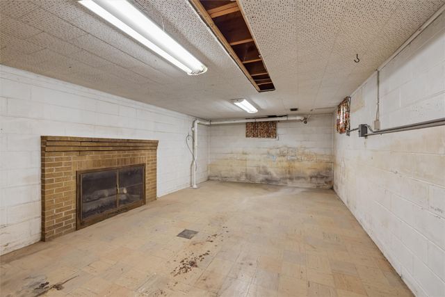 4105 Amick Avenue, Des Moines, IA 50310