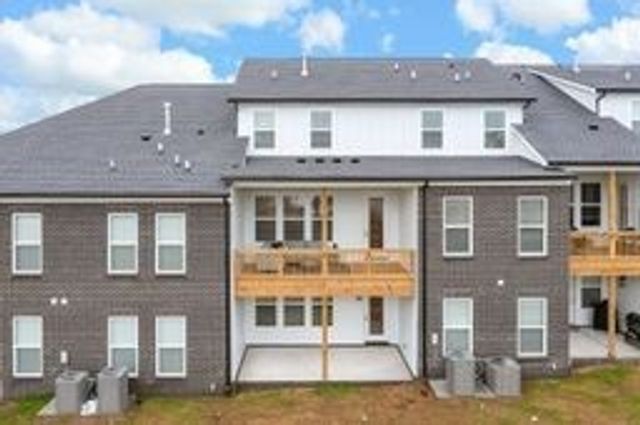 468 Buckwood Ave, Thompsons Station, TN 37179