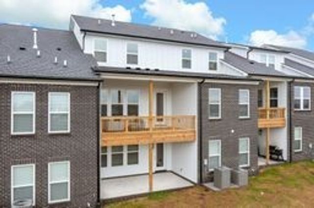 468 Buckwood Ave, Thompsons Station, TN 37179