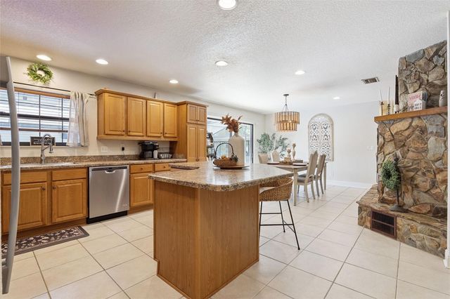 209 E CATAWBA STREET, Fruitland Park, FL 34731