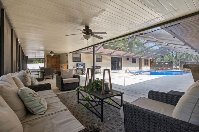 209 E CATAWBA STREET, Fruitland Park, FL 34731