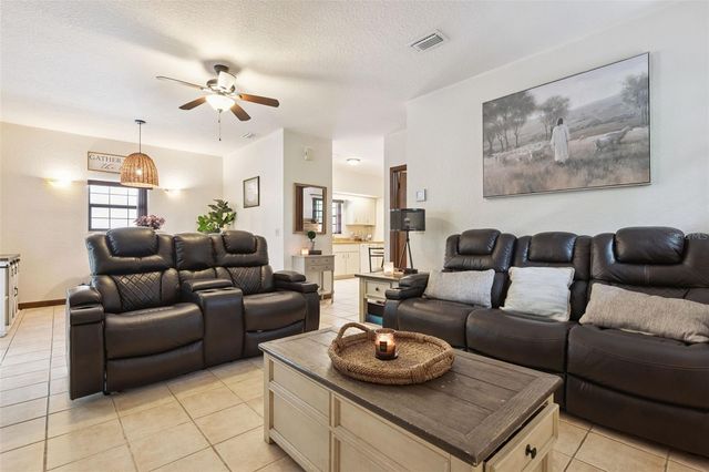 209 E CATAWBA STREET, Fruitland Park, FL 34731