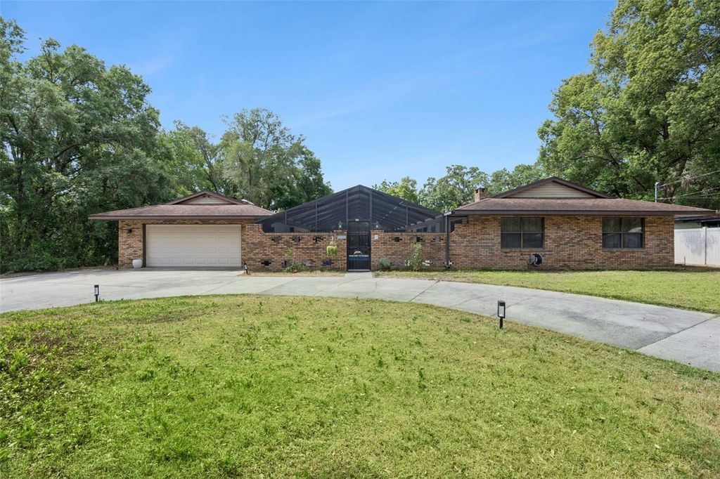 209 E CATAWBA STREET, Fruitland Park, FL 34731