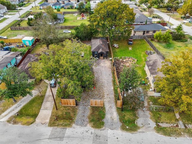 4611 W Hunting Street, Houston, TX 77026