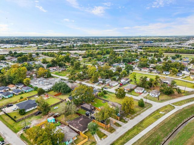 4611 W Hunting Street, Houston, TX 77026