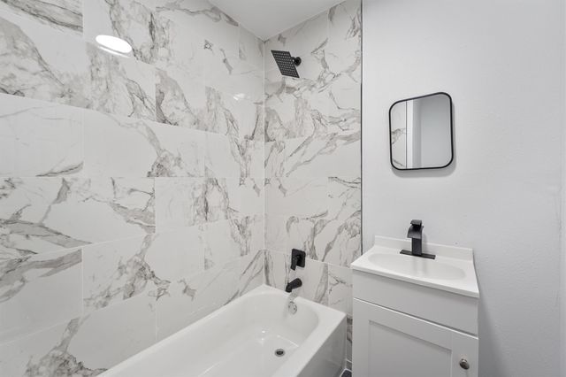 4611 W Hunting Street, Houston, TX 77026