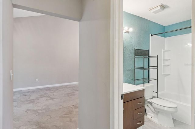 3244 LAUREL DALE DRIVE, Tampa, FL 33618