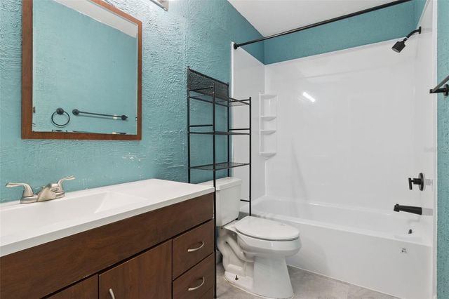 3244 LAUREL DALE DRIVE, Tampa, FL 33618