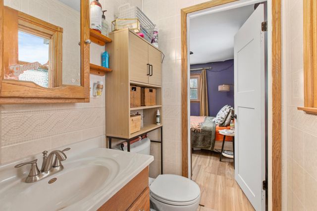 984 N 200 W, Valparaiso, IN 46385